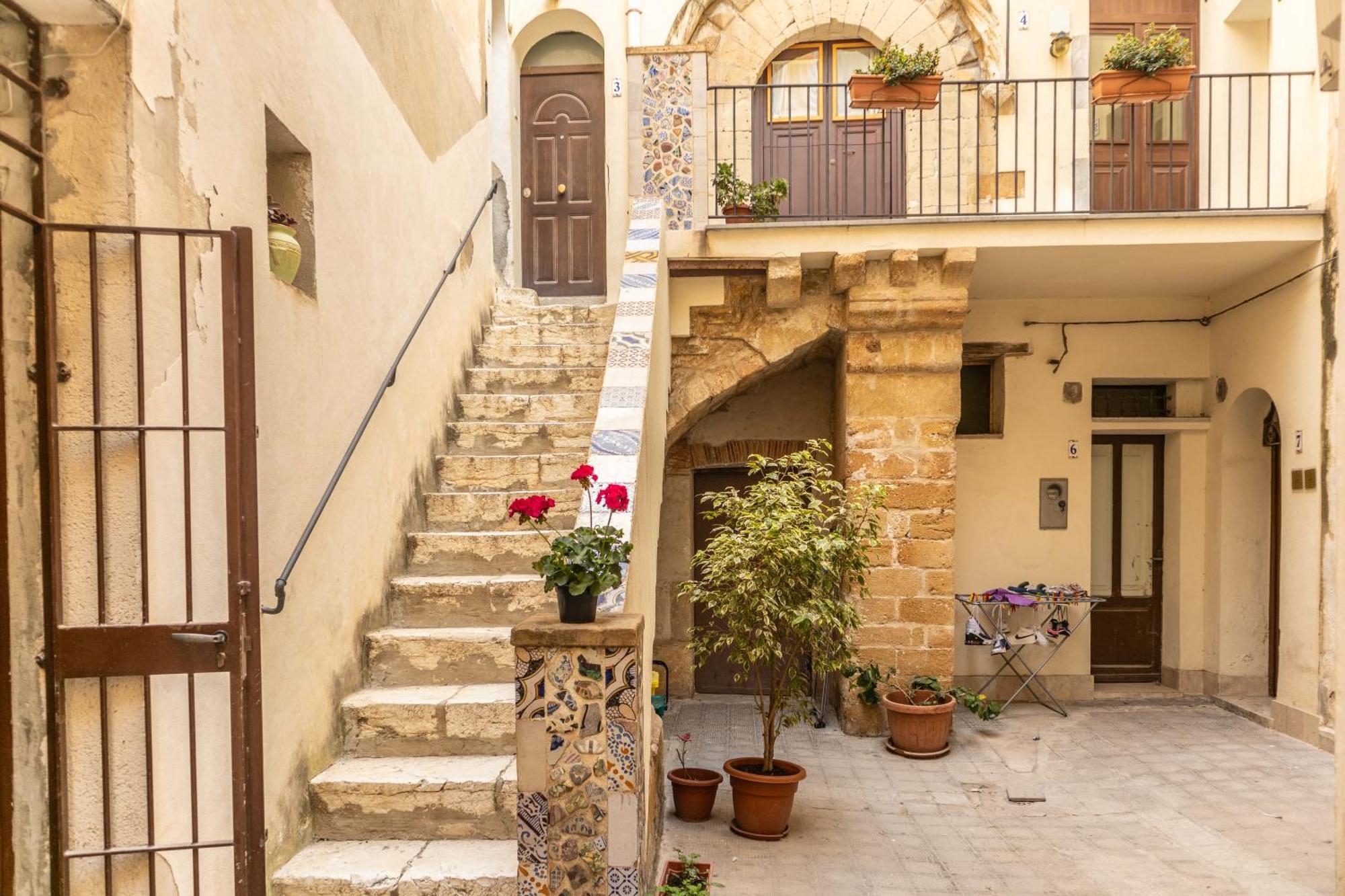 Antico Portale Apartment Trapani Luaran gambar